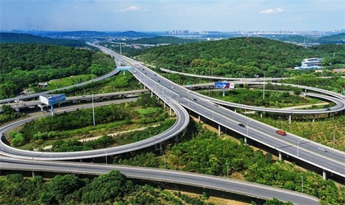 双峰钢筋套筒应用于高速公路